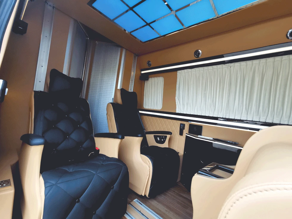 Kom och kolla in denna Mercedes-Benz Sprinter husbils inredningsdelar