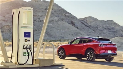 Ford utökar laddningsnätverket och ökar antalet superladdstationer.