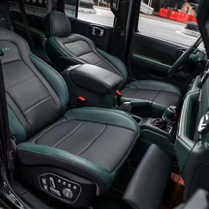 VIP anpassad bilbarnstol för Jeep Wrangler